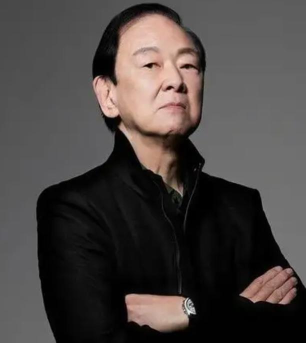 虎口脫險演員的高科技未來體驗革命先鋒